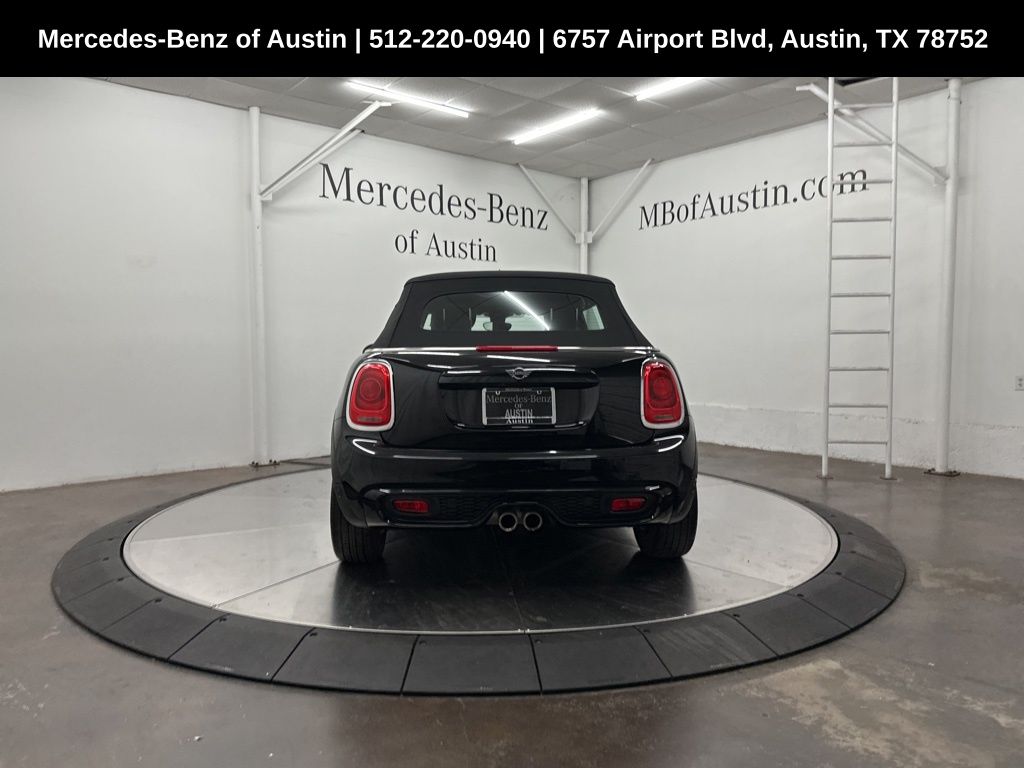 Vehicle image 7 of 15