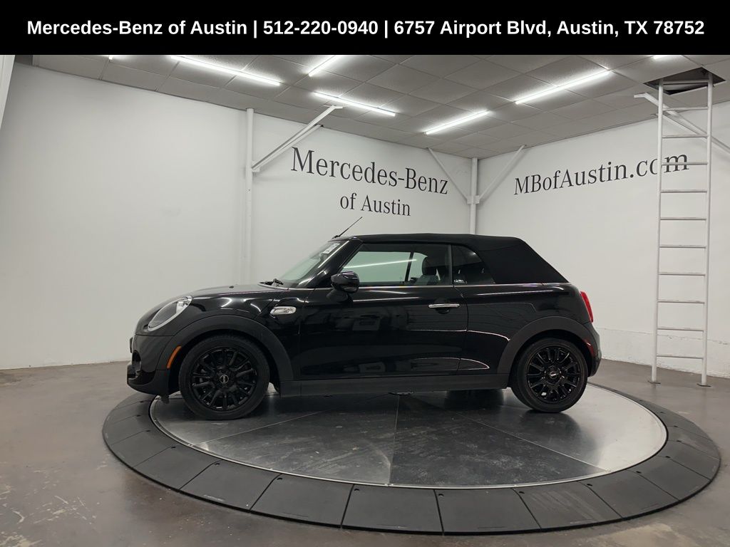 Vehicle image 9 of 15