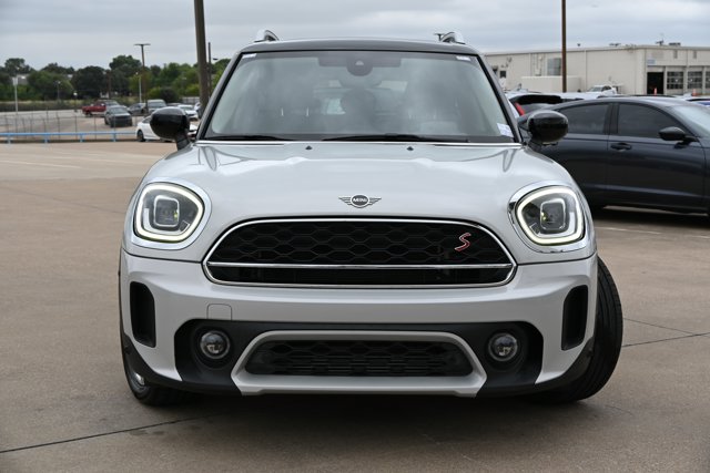 2021 MINI Cooper Countryman S Image 2 of 38