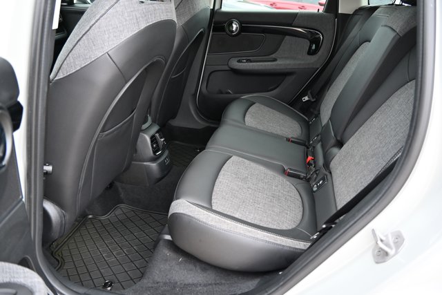 2021 MINI Cooper Countryman S Image 13 of 38