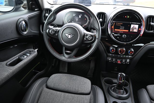 2021 MINI Cooper Countryman S Image 15 of 38