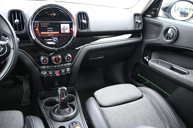 2021 MINI Cooper Countryman S Image 16 of 38