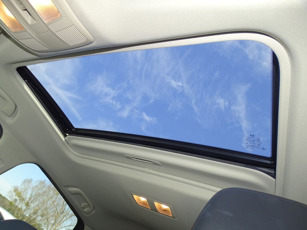 Vehicle image 8 of 42