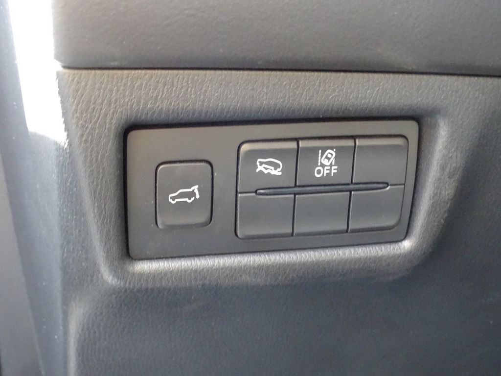 Vehicle image 15 of 42