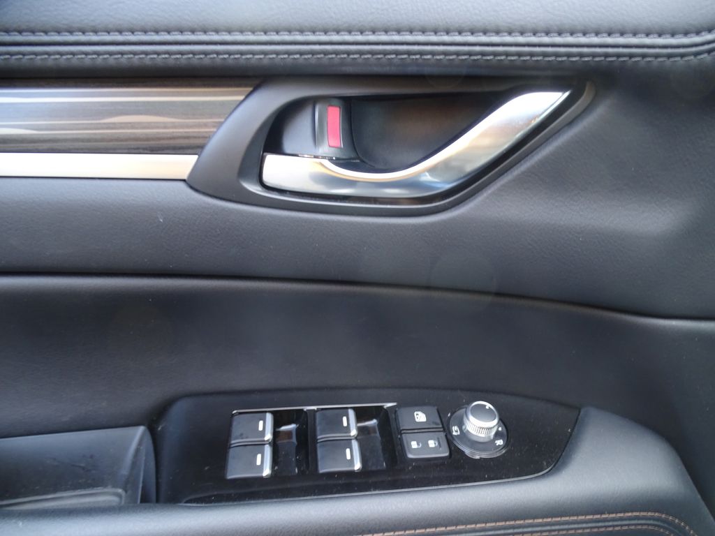 Vehicle image 17 of 42