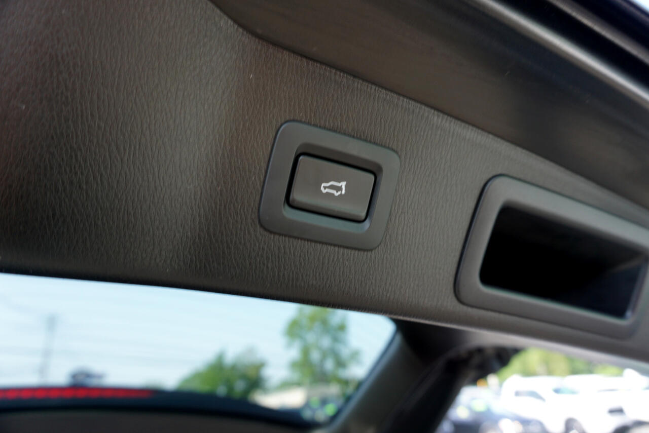 Vehicle image 9 of 29