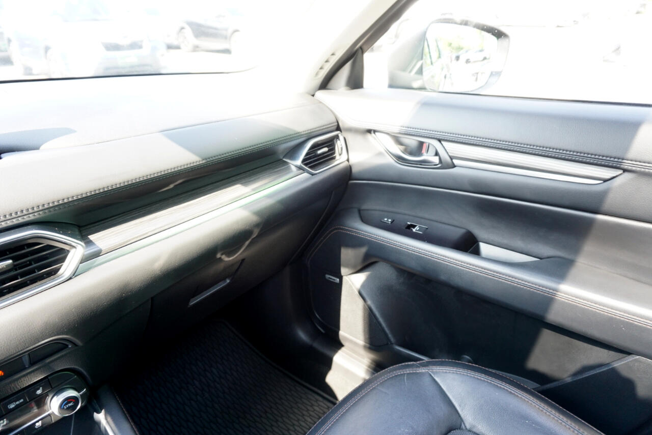 Vehicle image 23 of 29