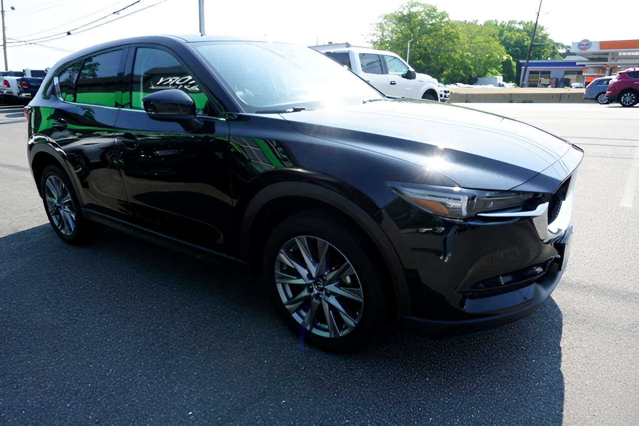 Vehicle image 27 of 29