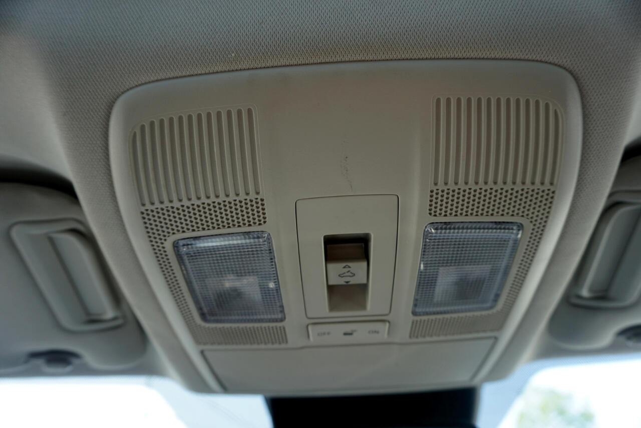 Vehicle image 24 of 29