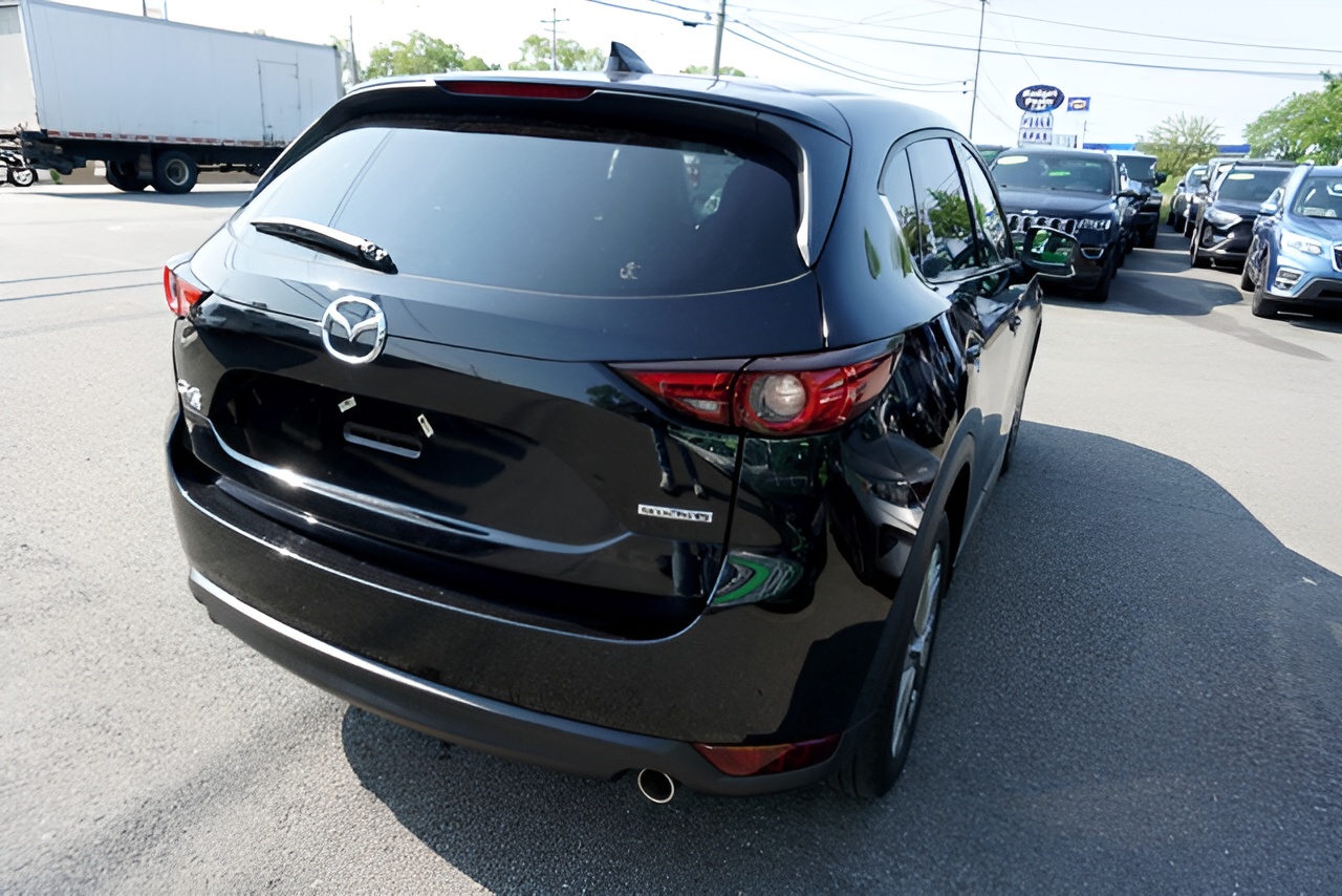 Vehicle image 28 of 29