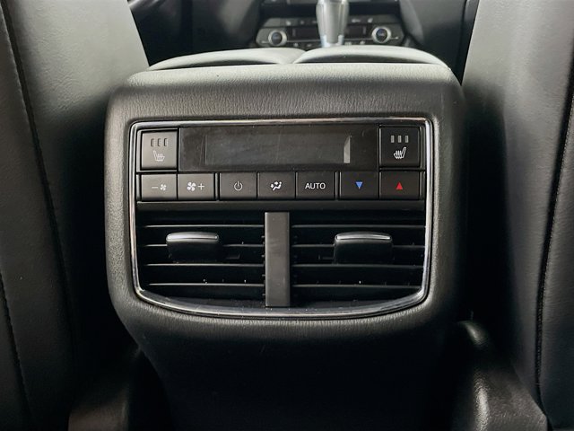 Vehicle image 23 of 31