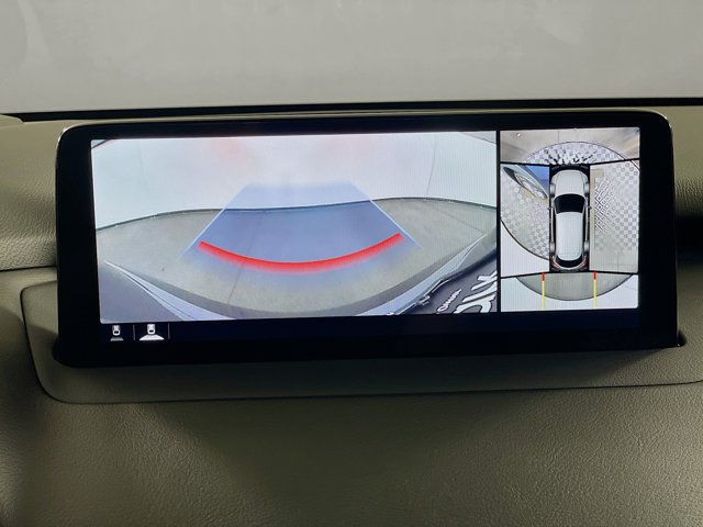Vehicle image 18 of 31