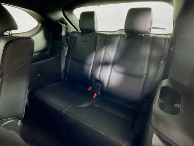 Vehicle image 25 of 31