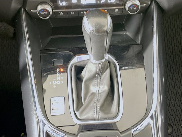 Vehicle image 20 of 31