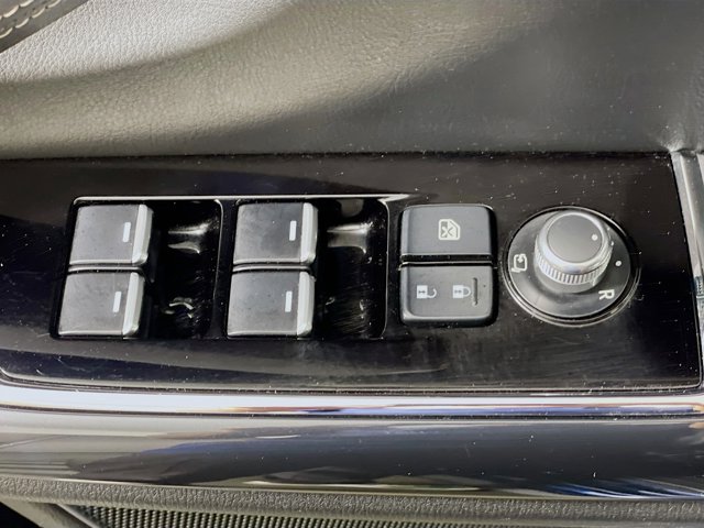 Vehicle image 12 of 31
