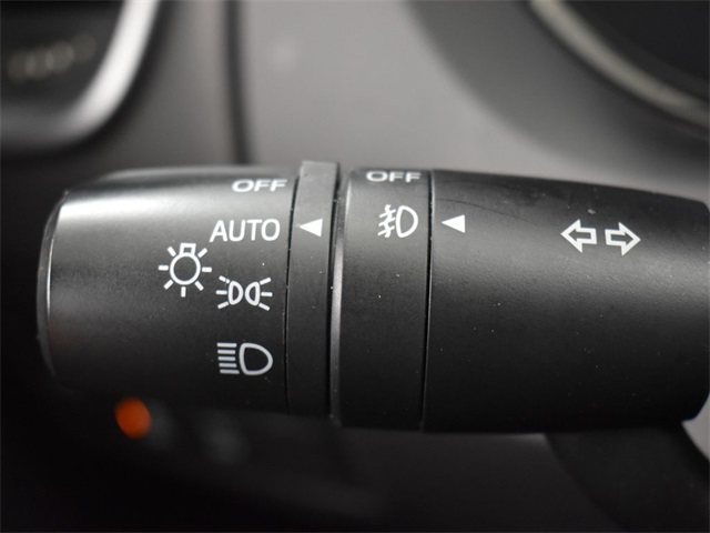 Vehicle image 47 of 50