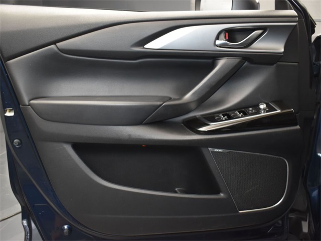 Vehicle image 36 of 50