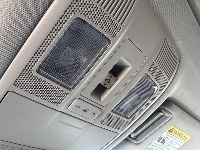 Vehicle image 27 of 35