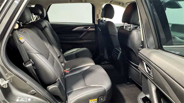 Vehicle image 13 of 33