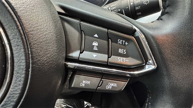 Vehicle image 26 of 33