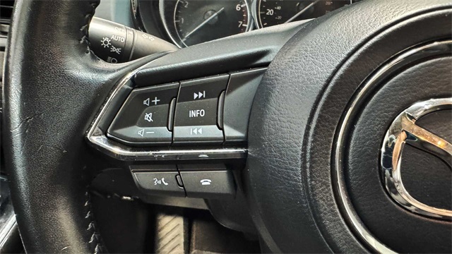 Vehicle image 28 of 33