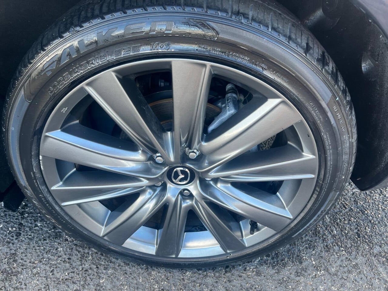 Vehicle image 22 of 36
