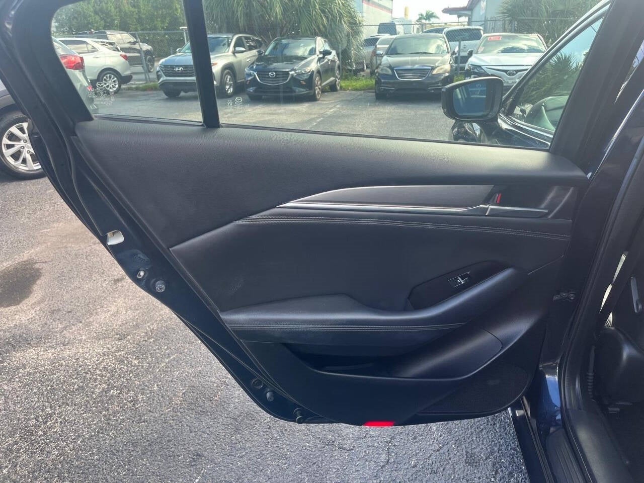 Vehicle image 26 of 36
