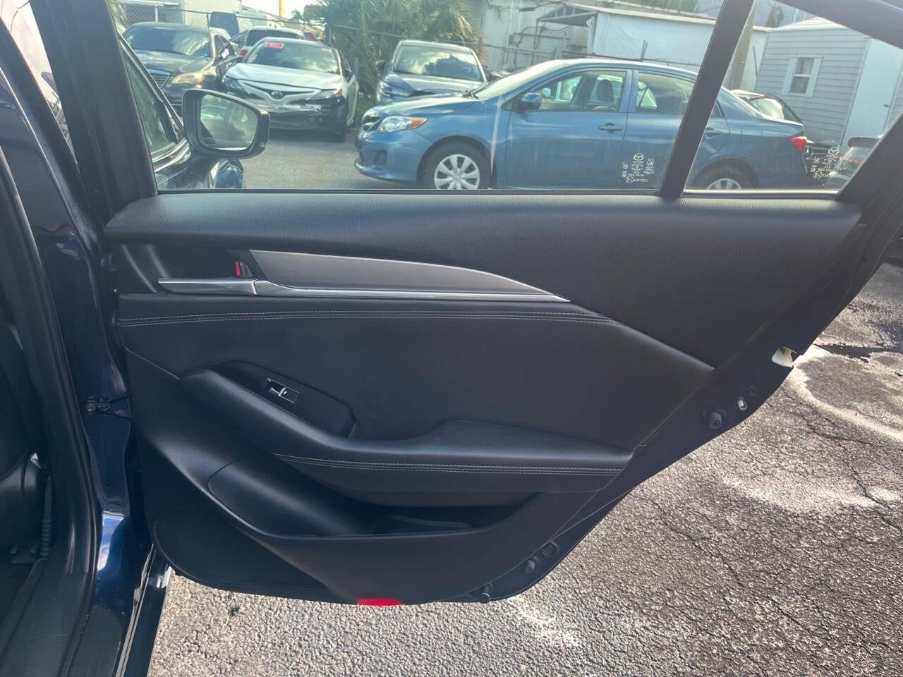 Vehicle image 28 of 36
