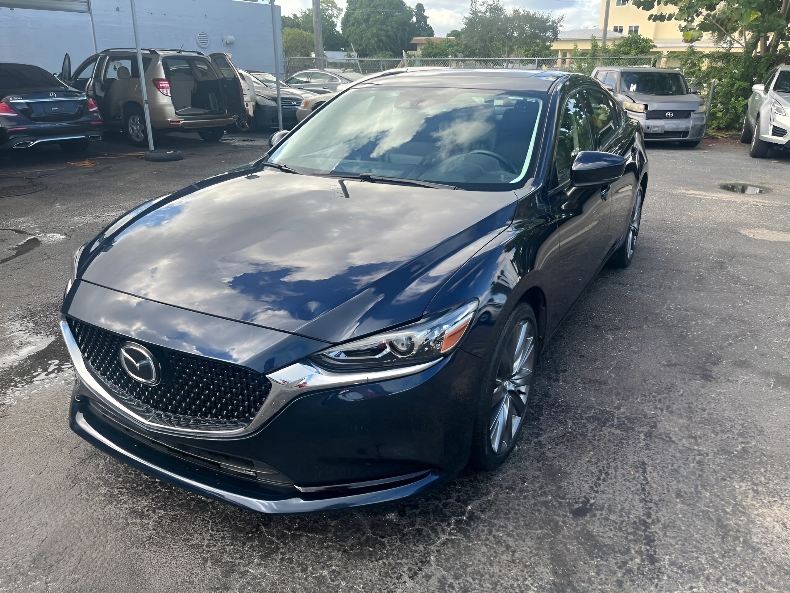 Vehicle image 31 of 36