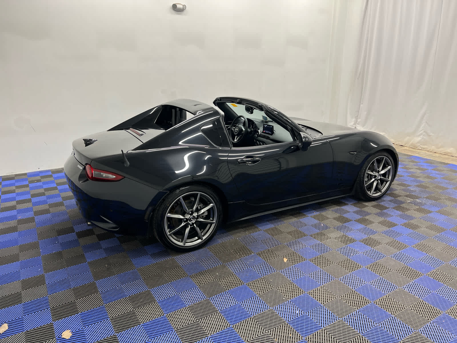 2021 Mazda MX-5 Miata RF Grand Touring Image 7 of 34