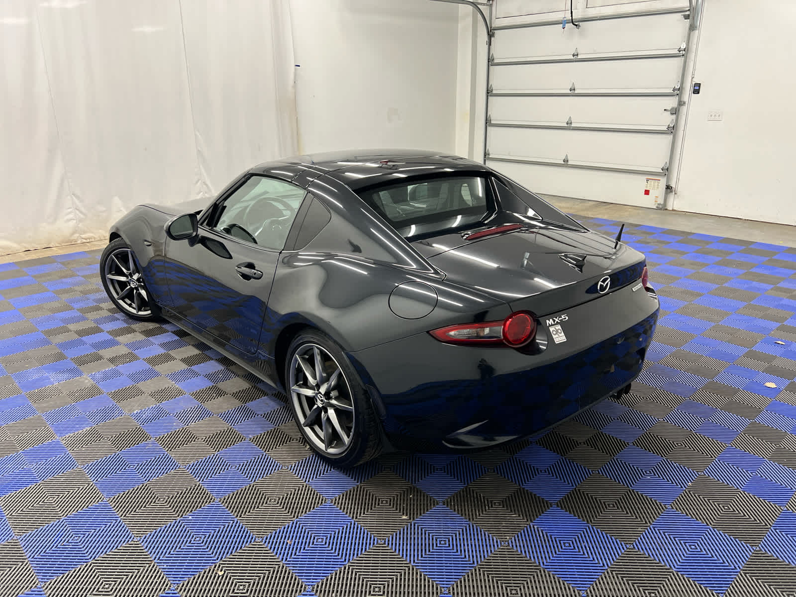 2021 Mazda MX-5 Miata RF Grand Touring Image 12 of 34