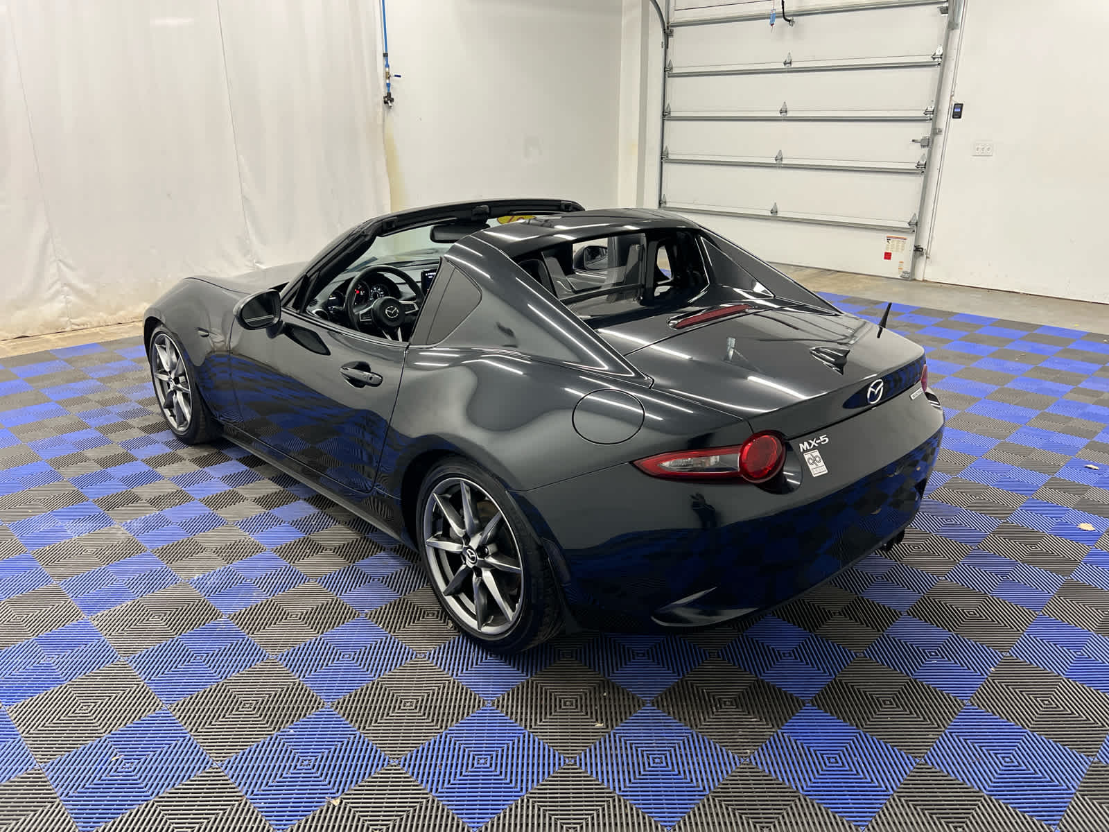 2021 Mazda MX-5 Miata RF Grand Touring Image 11 of 34