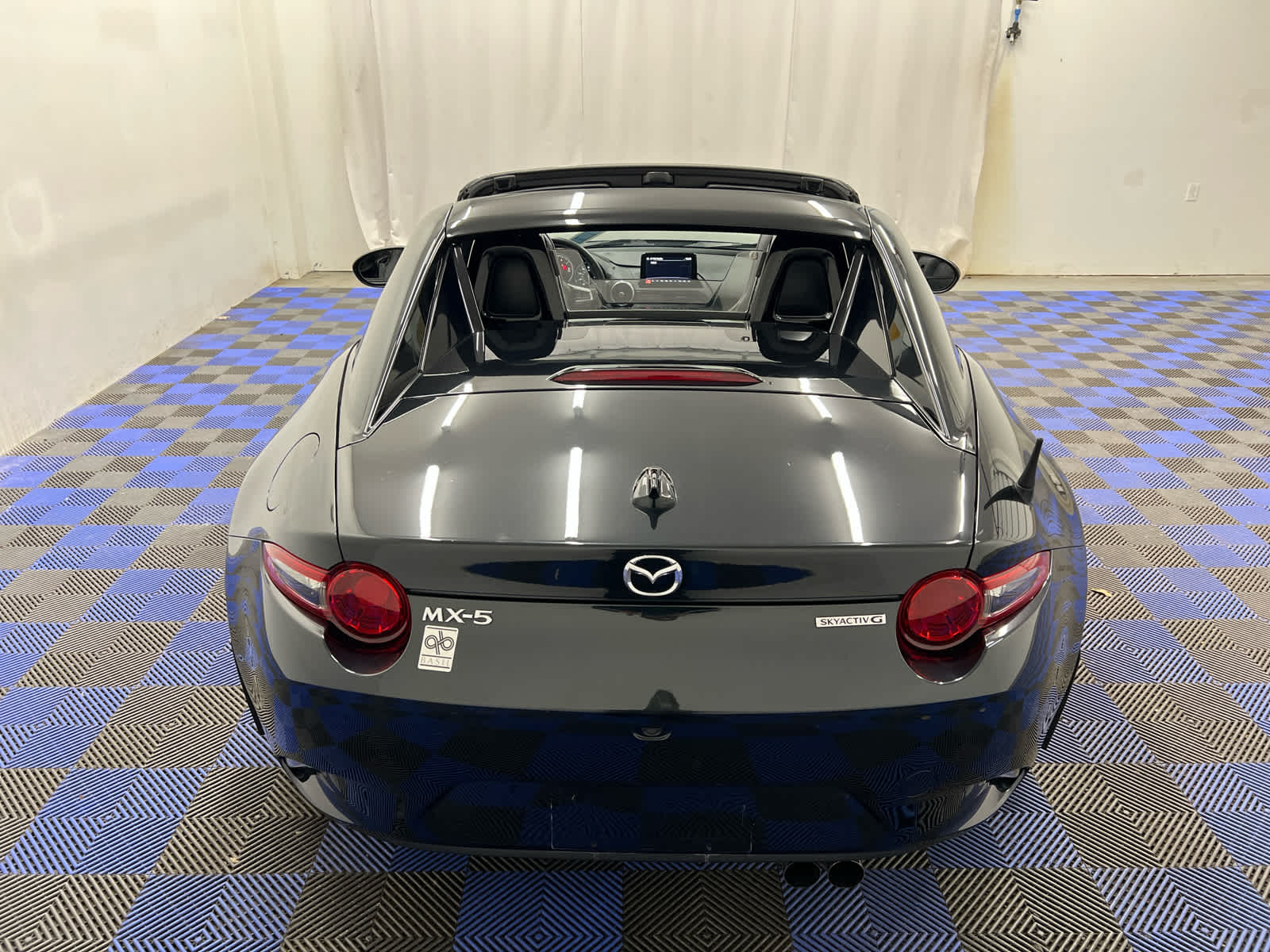 2021 Mazda MX-5 Miata RF Grand Touring Image 10 of 34
