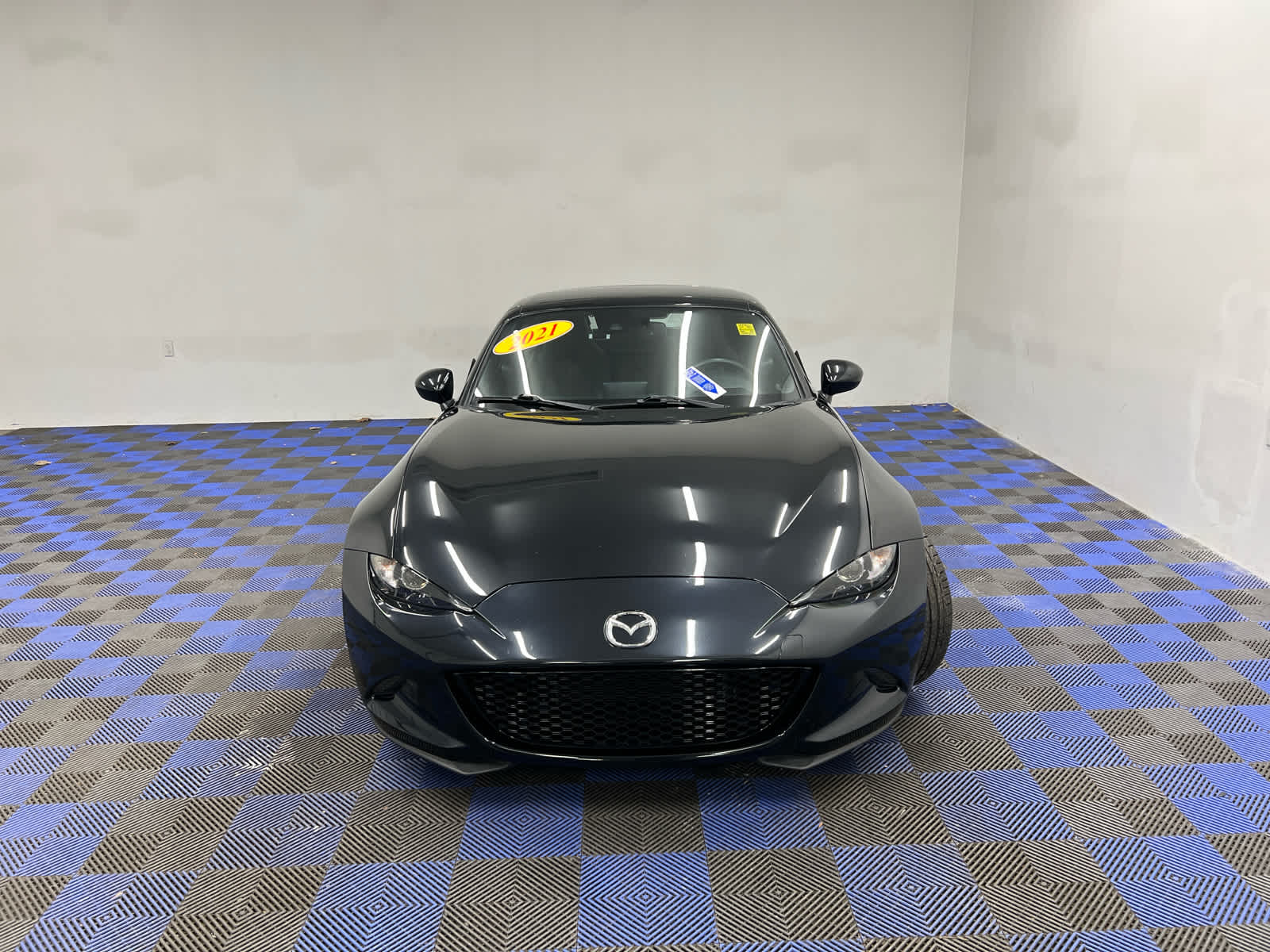 2021 Mazda MX-5 Miata RF Grand Touring Image 3 of 34