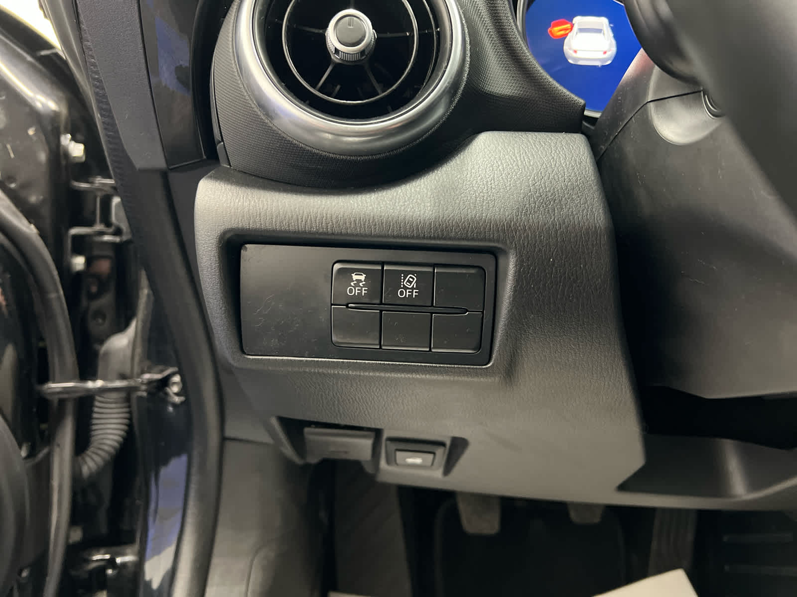 2021 Mazda MX-5 Miata RF Grand Touring Image 28 of 34