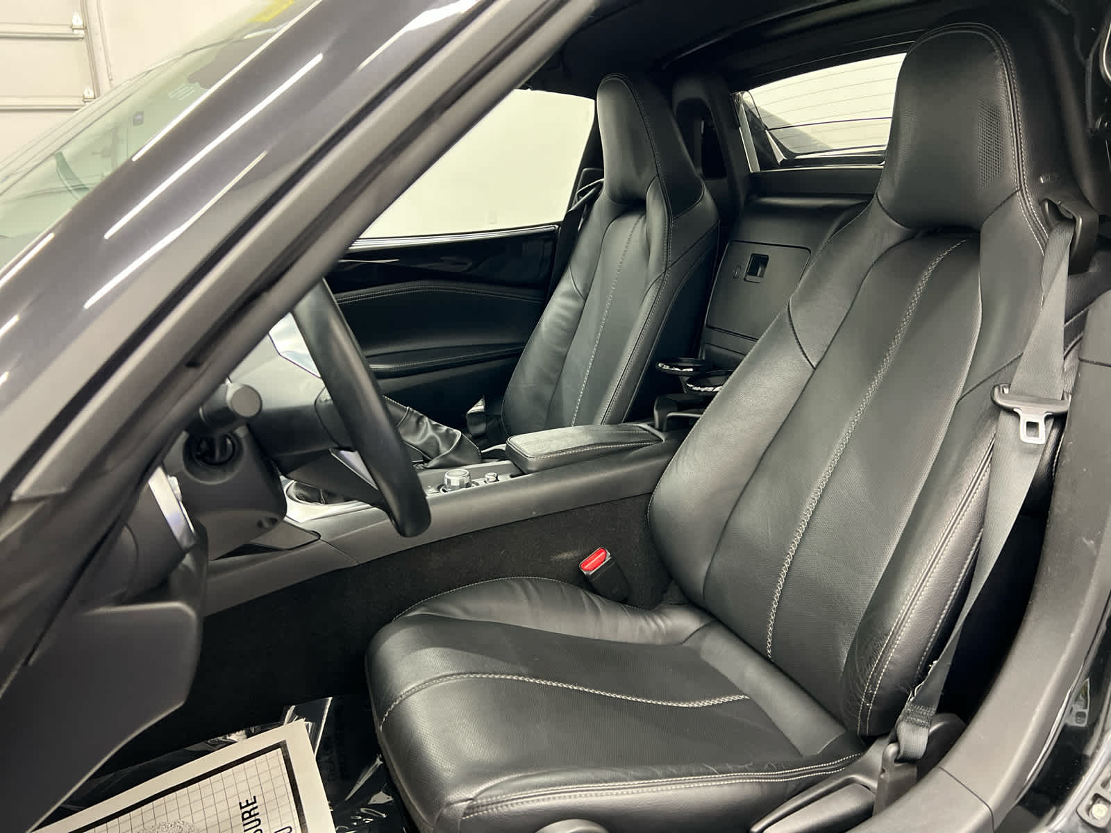 2021 Mazda MX-5 Miata RF Grand Touring Image 16 of 34