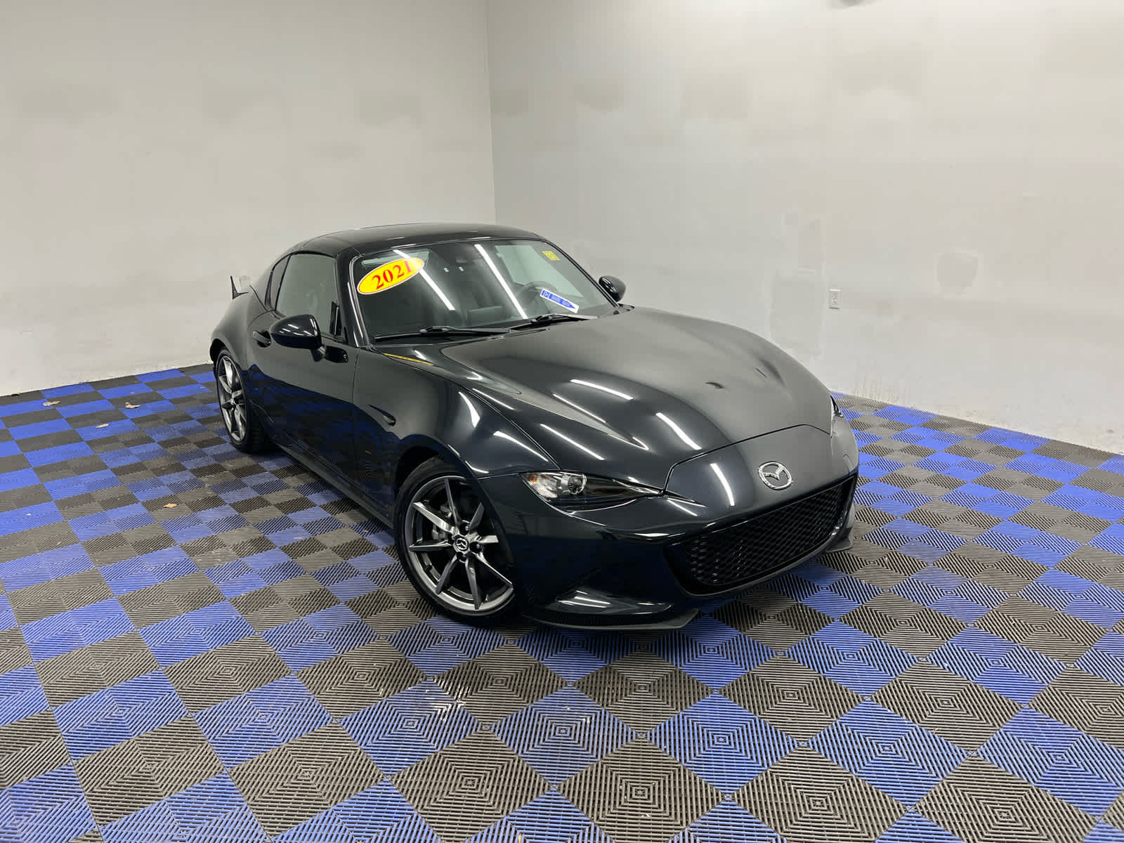 2021 Mazda MX-5 Miata RF Grand Touring Image 6 of 34