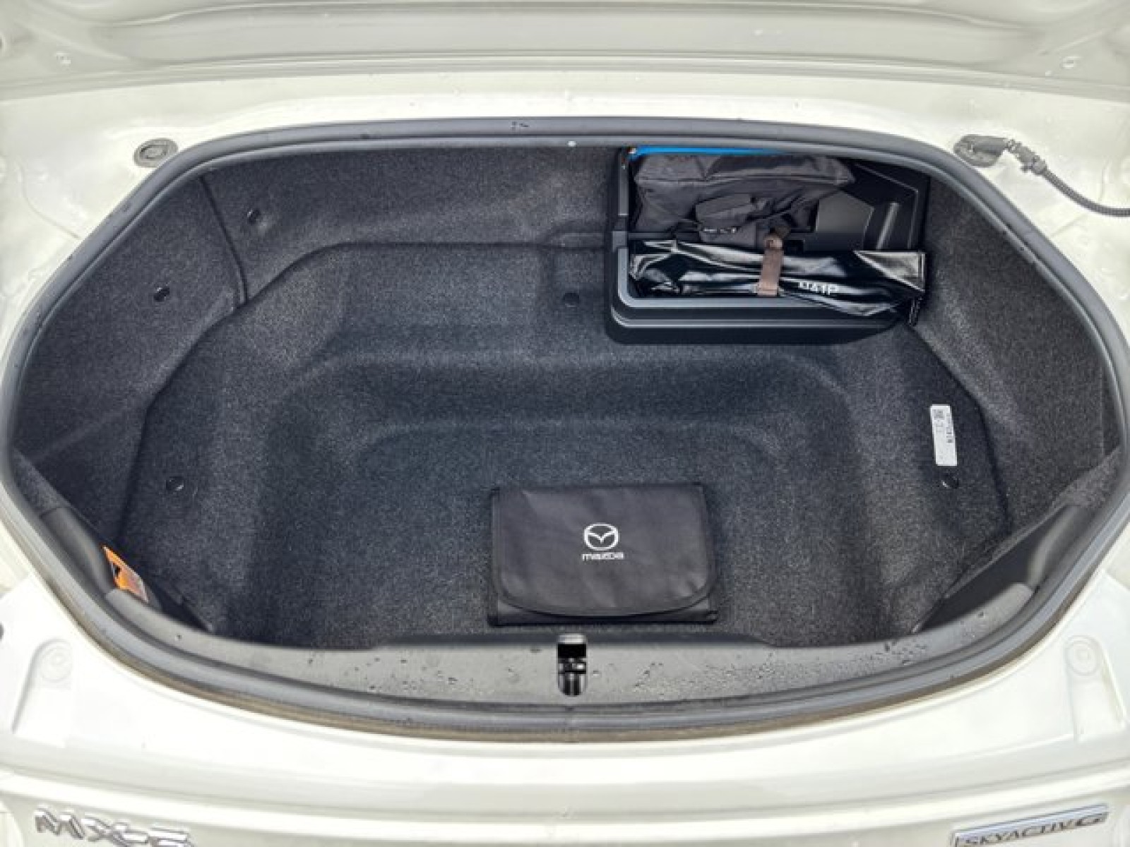 2021 Mazda MX-5 Miata RF Grand Touring Image 10 of 21