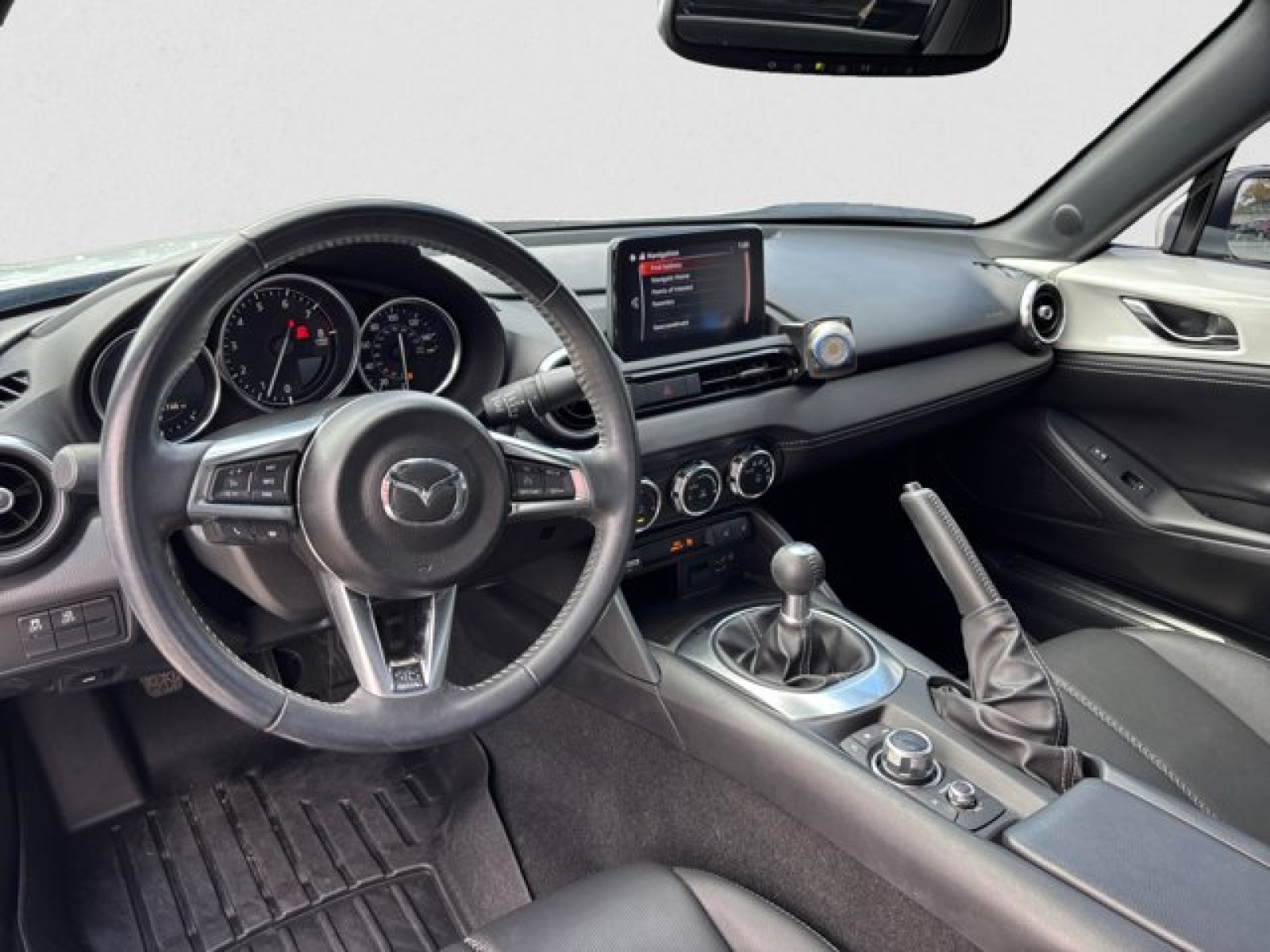 2021 Mazda MX-5 Miata RF Grand Touring Image 12 of 21