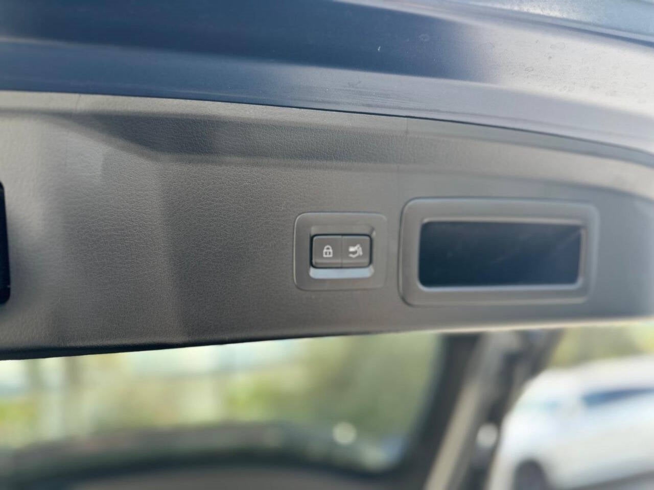Vehicle image 15 of 52