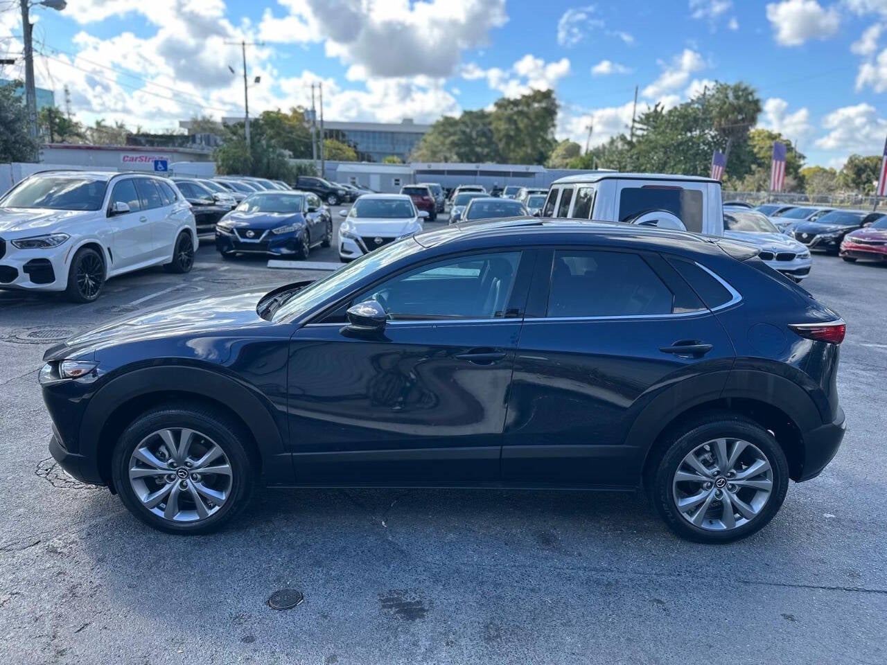 Vehicle image 11 of 52