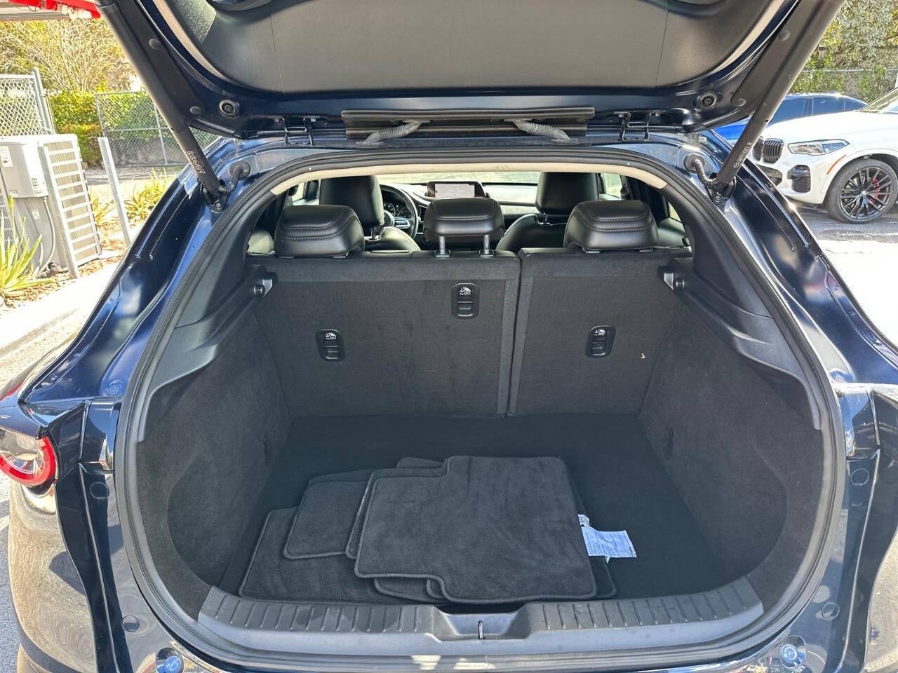 Vehicle image 13 of 52