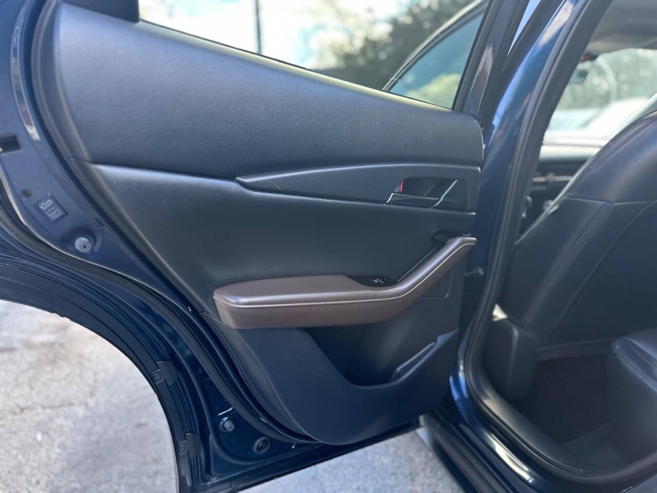 Vehicle image 20 of 52