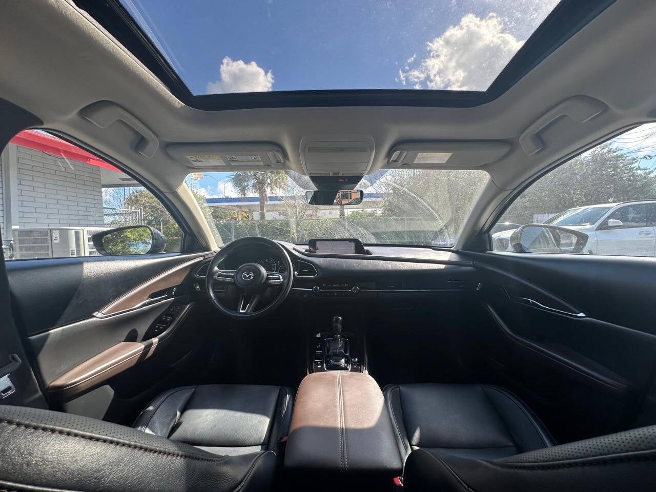 Vehicle image 26 of 52