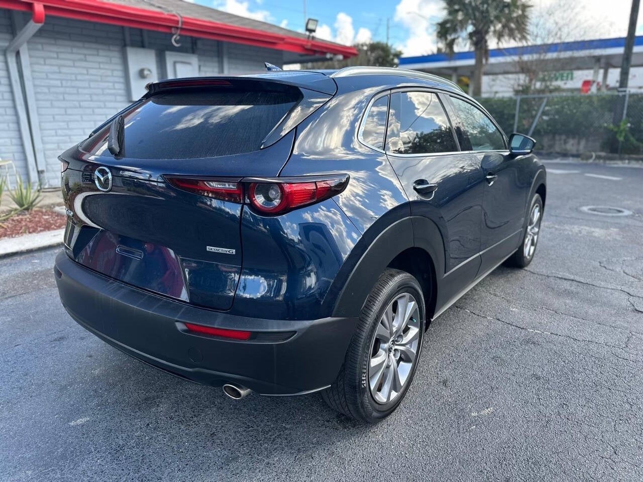 Vehicle image 6 of 52