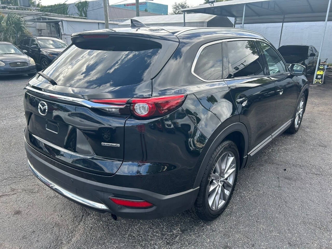 Vehicle image 4 of 30