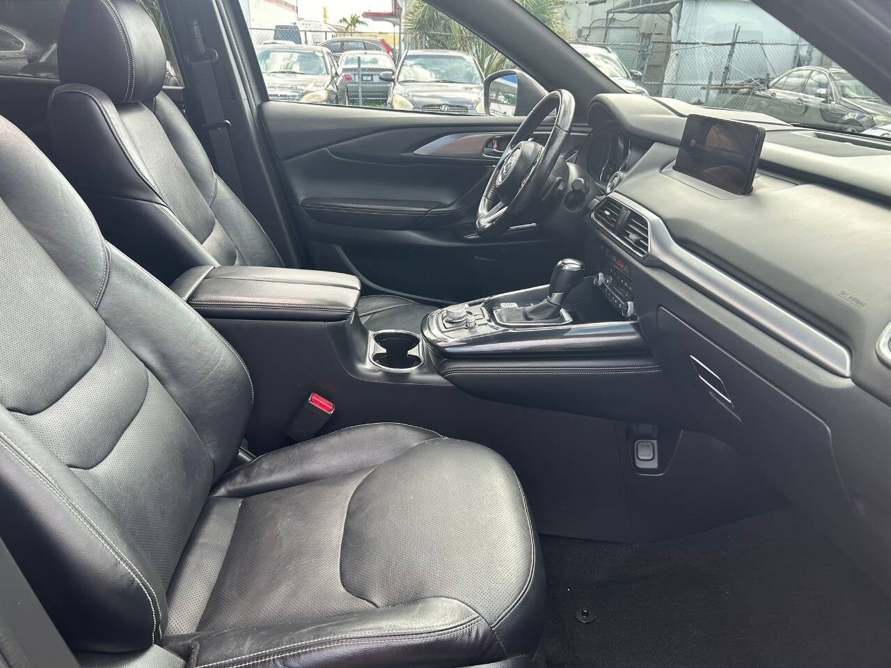 Vehicle image 24 of 30