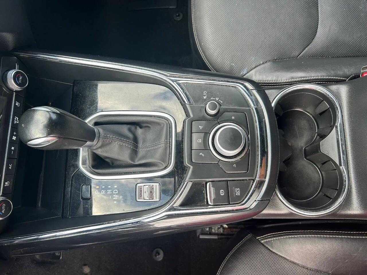 Vehicle image 21 of 30