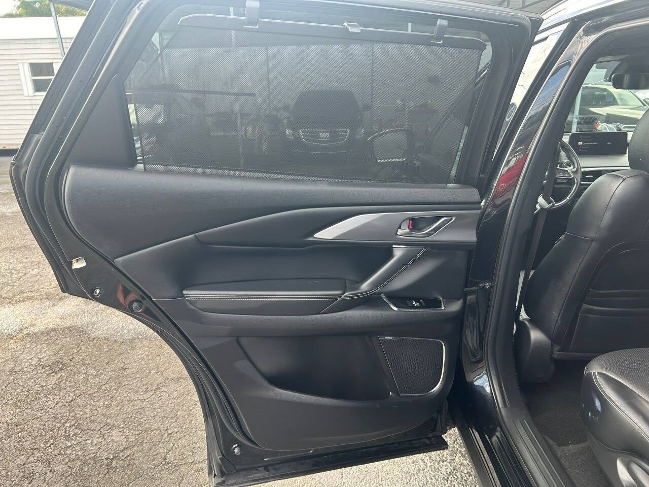 Vehicle image 25 of 30