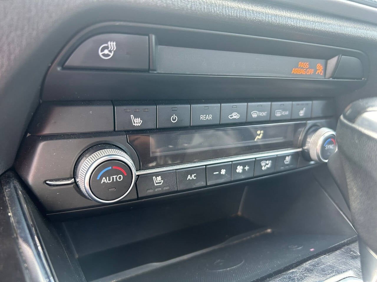 Vehicle image 27 of 30
